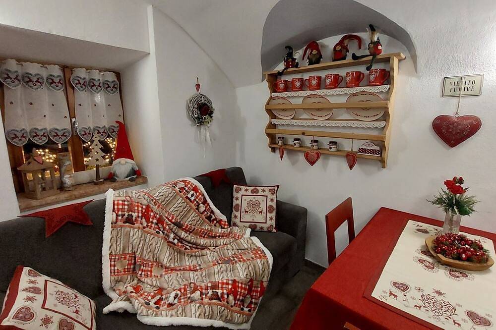 Ganze Wohnung, Die Alte Canonica Natur und Ruhe mit Wi-Fi PetFriendly Terrasse mit Hundebereich in Montagnaga (Baselga di Pinè), Baselga di Pinè
