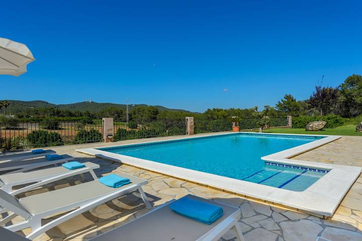 Preciosa villa "Can Roig" con Wifi, jardín, balcón, terrazas y piscina in Santa Eulària des Riu, Ibiza Este