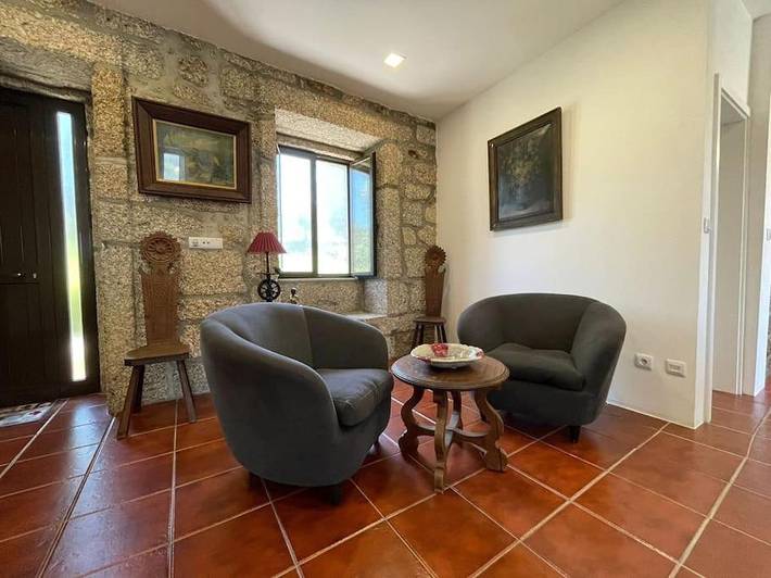 Location de vacances pour 6 personnes, avec jardin et piscine ainsi que balcon et vue à Terras de Bouro - 3