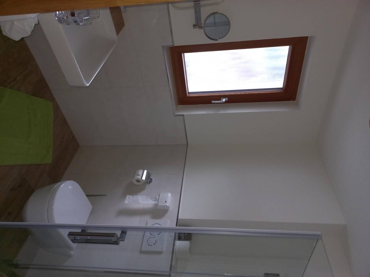 Ganze Ferienwohnung, Dreibettzimmer mit Dusche, Wc, Balkon in Lechtaler Alpen, Flirsch