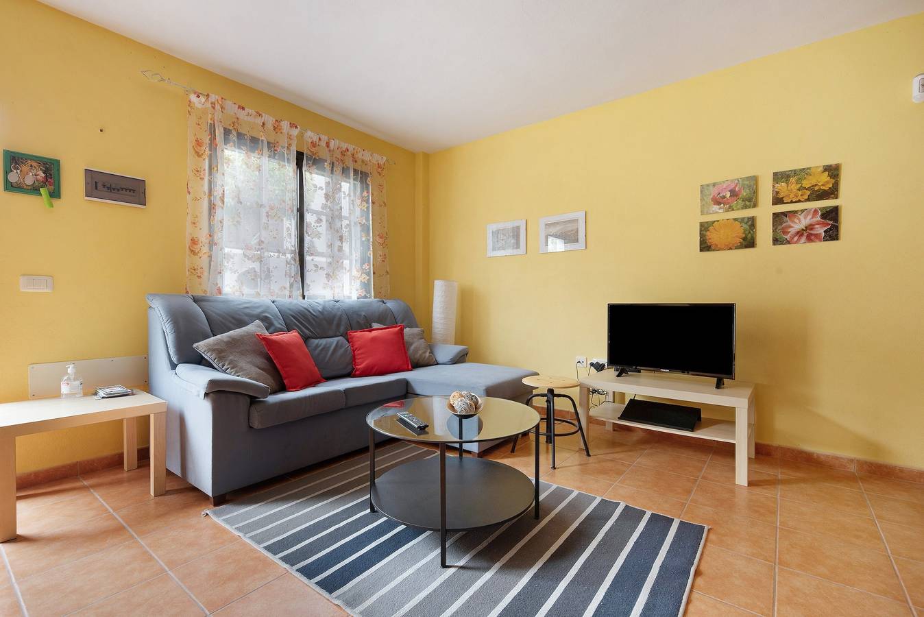 Apartamento entero, Apartamento de vacaciones "Las Viñas 1" cerca de la playa con vistas a la montaña y Wifi in Icod de los Vinos, Tenerife Norte