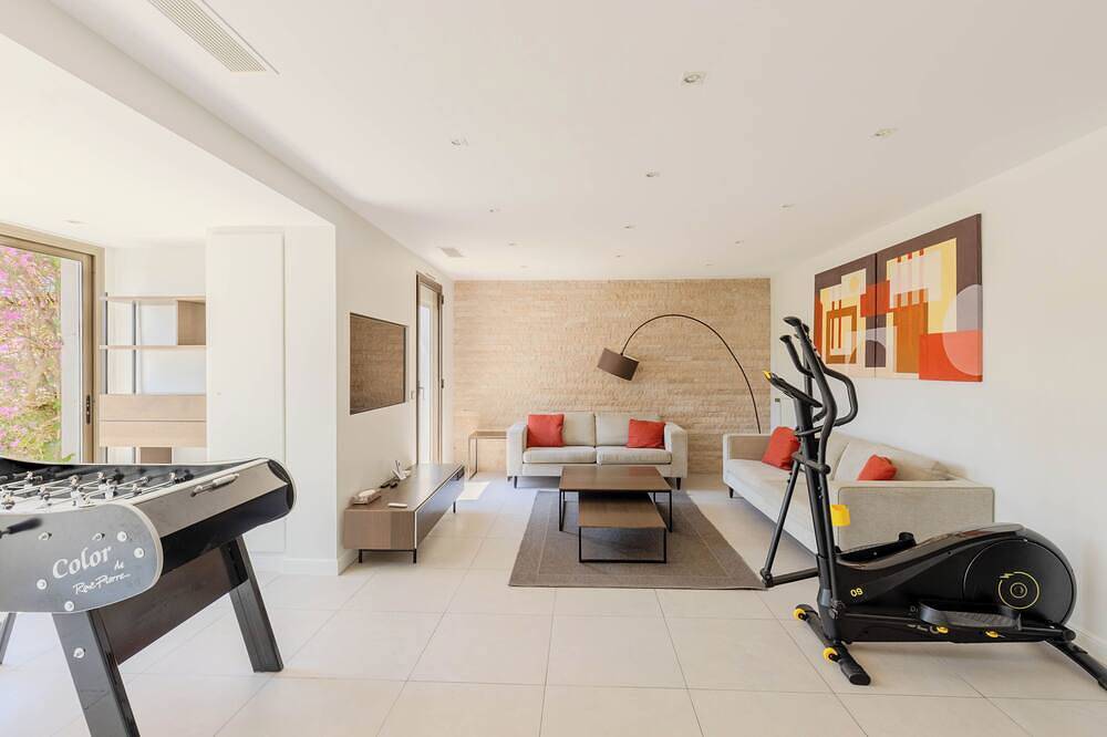 Villa 5* avec piscine privative dans domaine prestigieux in Villeneuve-Loubet, Côte méditerranéenne (France)