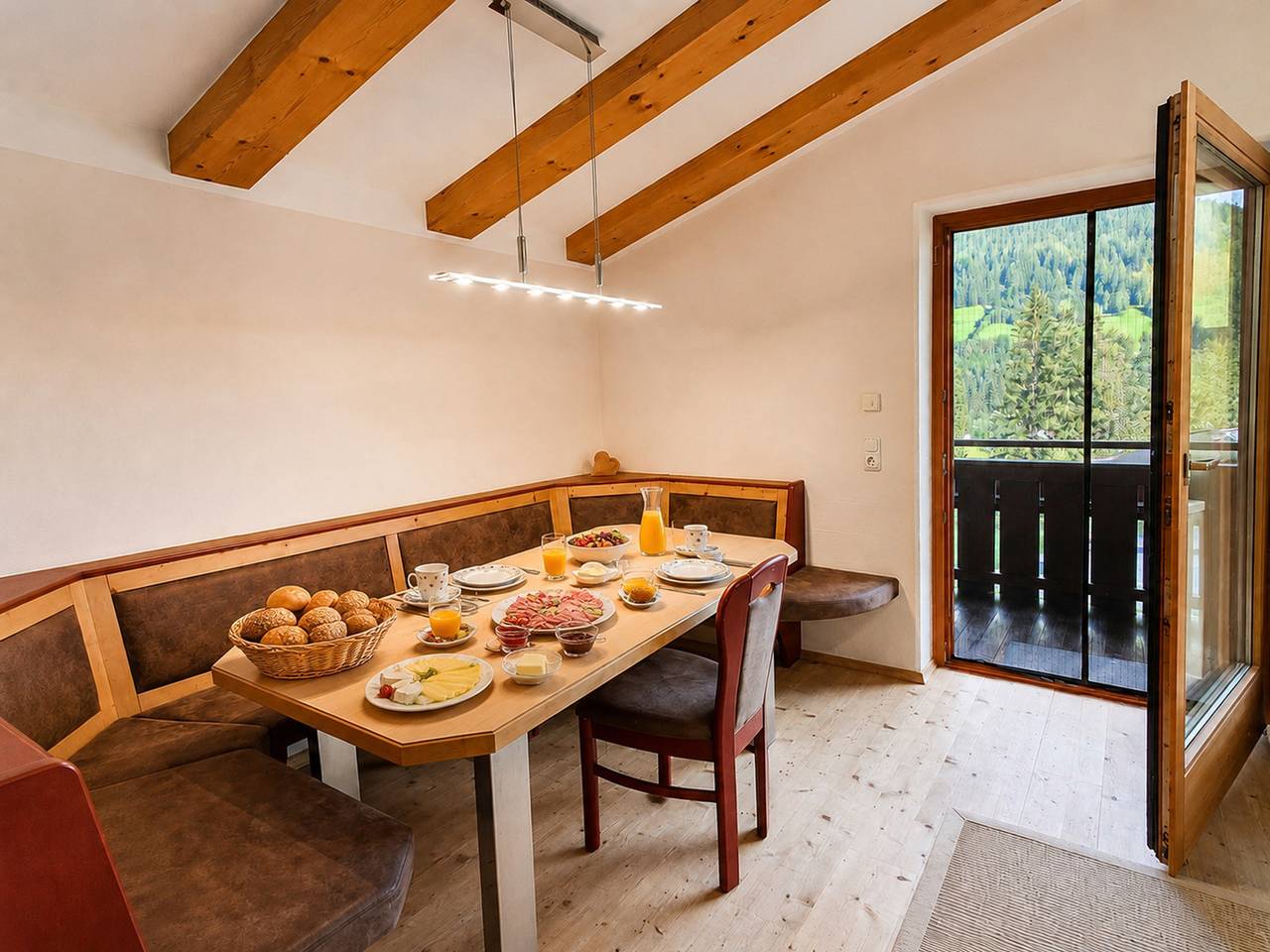 Ganze Wohnung, Großzügiges Wohnen mit alpinem Charme und Balkon in Neukirchen am Großvenediger, Pinzgau