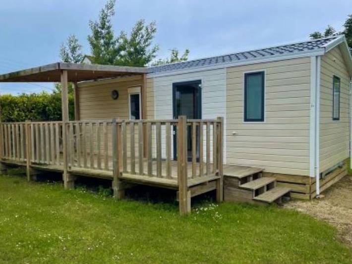 Camping pour 4 personnes, avec terrasse et piscine à Saint-Lunaire