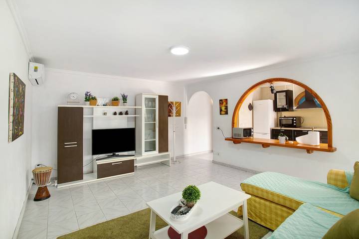 Entire apartment, Vacation Home 'Solhjem' with Mountain View, Garden, Terrace & Wi-Fi in Pueblo de Tauro, Mogán