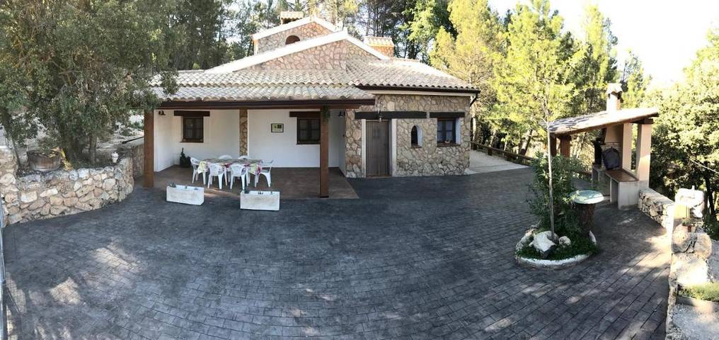 Casa rural para 10 personas, con vistas y jardín, Se admiten mascotas en Riopar (rio Mundo)