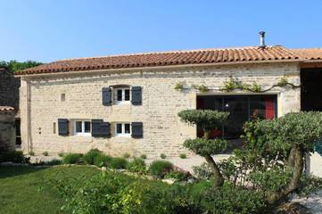 Gîte pour 4 personnes, avec jardin, animaux acceptés à Hanc
