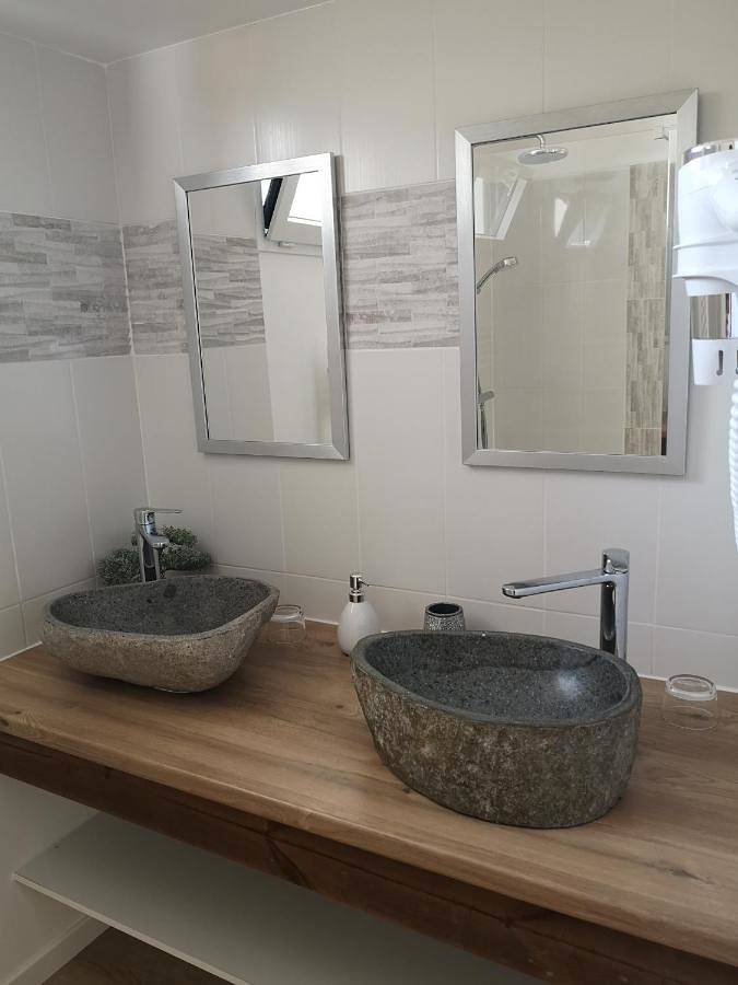 Chambre d’hôte pour 3 personnes, avec Balcon ainsi que Terrasse et Jardin
