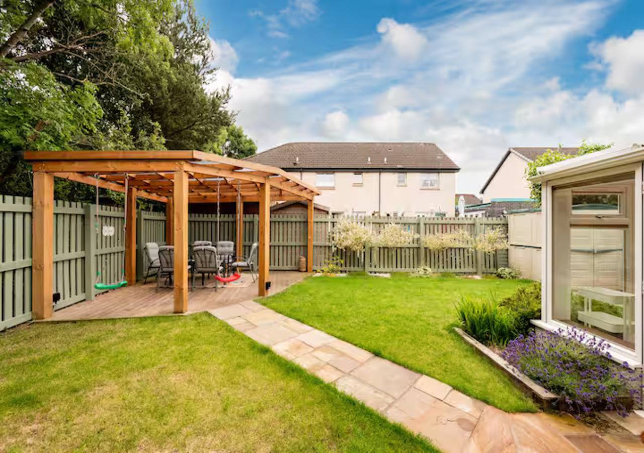 Modern Family House | Sleeps 5 | Free Parking - Pass the Keys in Edinburgh, Edinburgh and Lothian