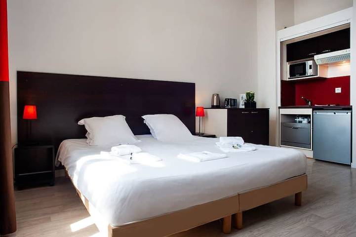 Ganze Wohnung, Studio Douillet Proche du Centre Ville | Piscine Extérieure Chauffée in Dinan, Dinan und Umgebung
