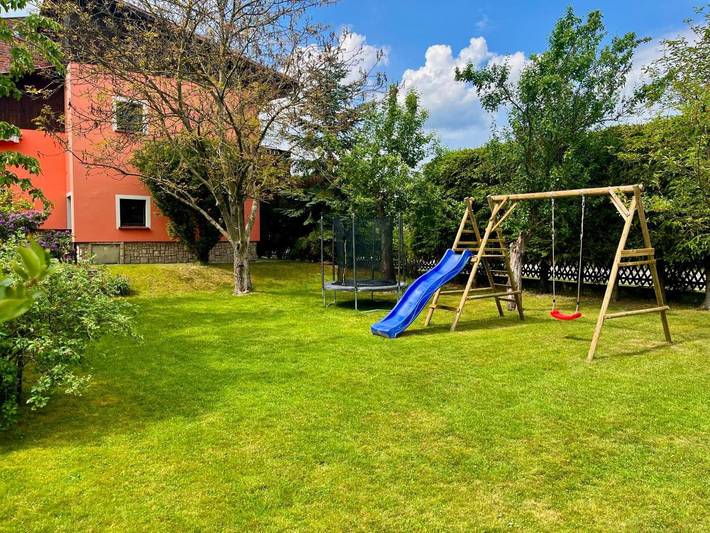Dom wakacyjny dla 10 osób, z Balkon i Taras oraz Ogród i Widok w Mysłakowice
