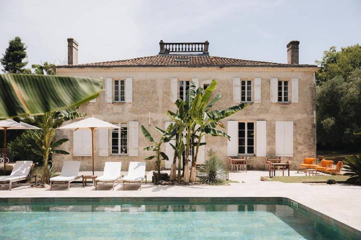 Chambre d’hôte pour 2 personnes, avec vue ainsi que piscine et jardin à Saint-Seurin-de-Cadourne