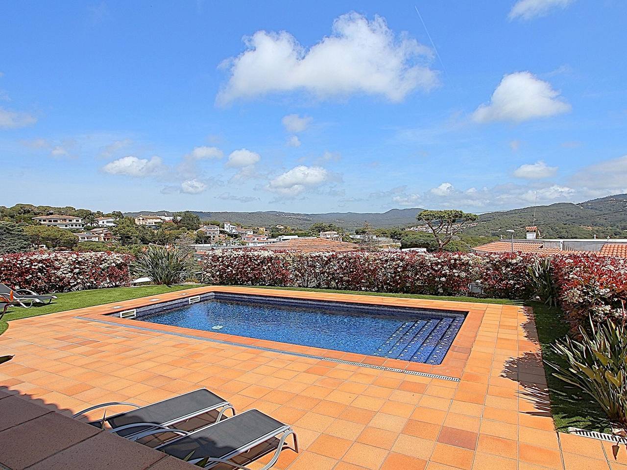 Villa Margot, vistas al mar, piscina privada a solo 2 km de la playa in Sant Pere del Bosc, Lloret de Mar