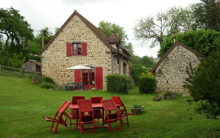Gîte pour 6 personnes, avec jardin à Colombier-en-Brionnais