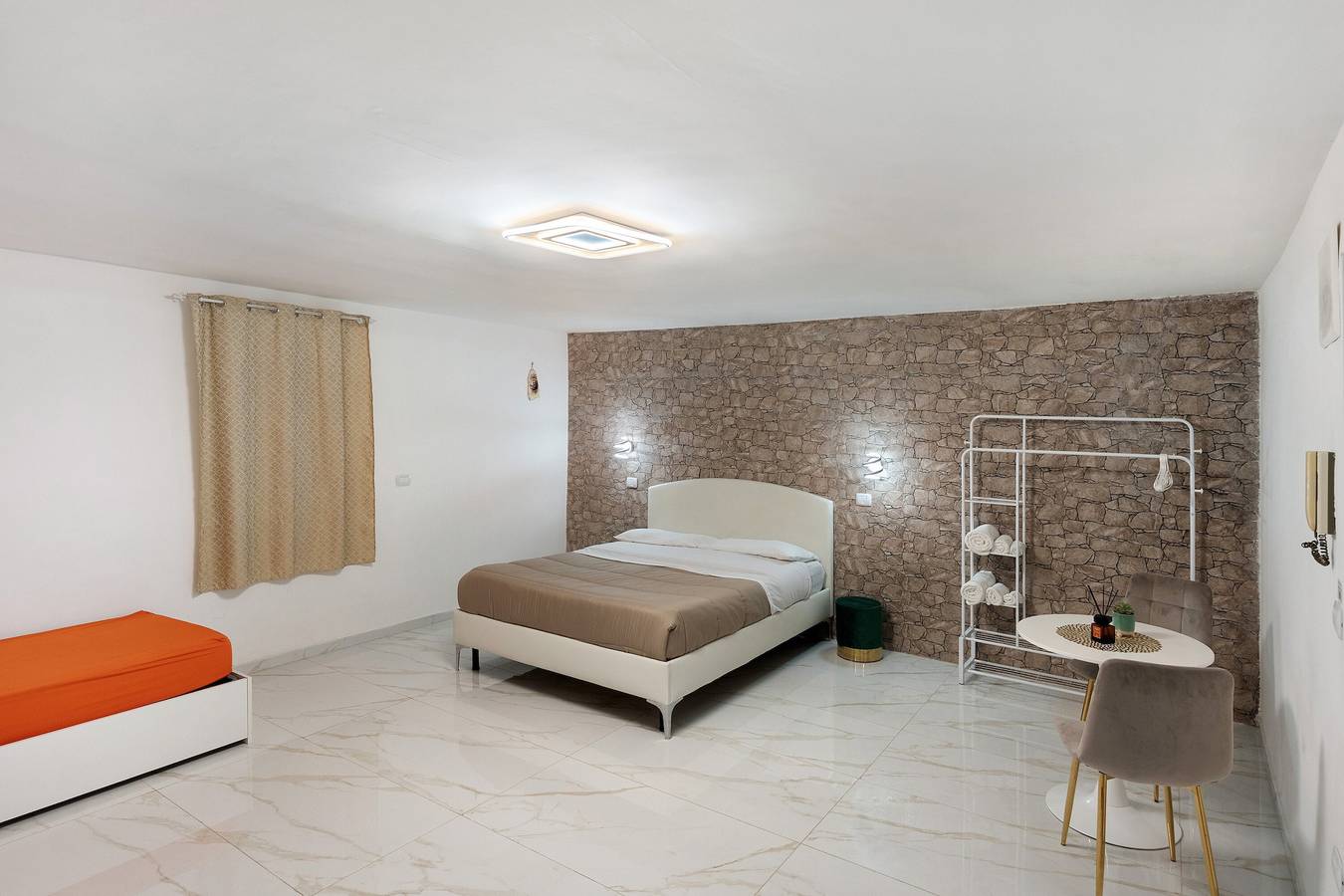 Habitación 'Tortora House' con Wi-Fi y aire acondicionado in Nápoles, Provincia de Nápoles