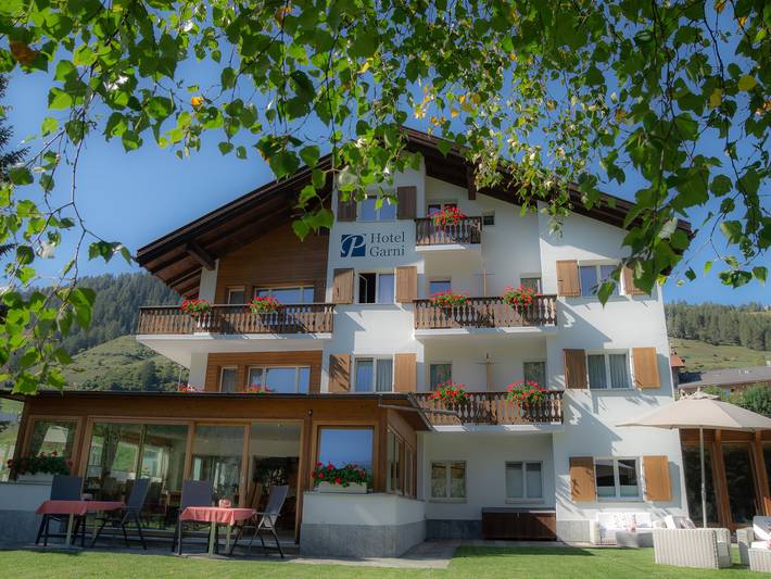 Hotel Garni Panorama - Ezk - Einzelzimmer Komfort, mit Dusche oder Bad/Wc, gute Aussicht in Scuol, Unterengadin