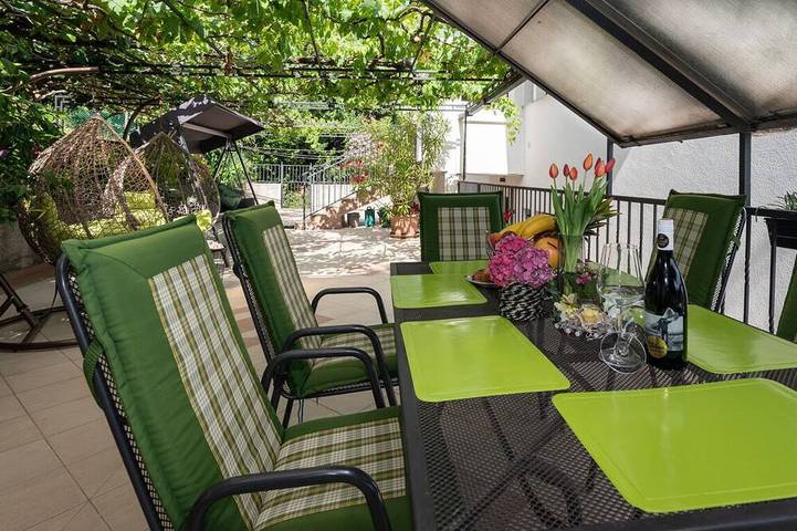 Holiday apartment for 6 people, with terrace and garden - 1