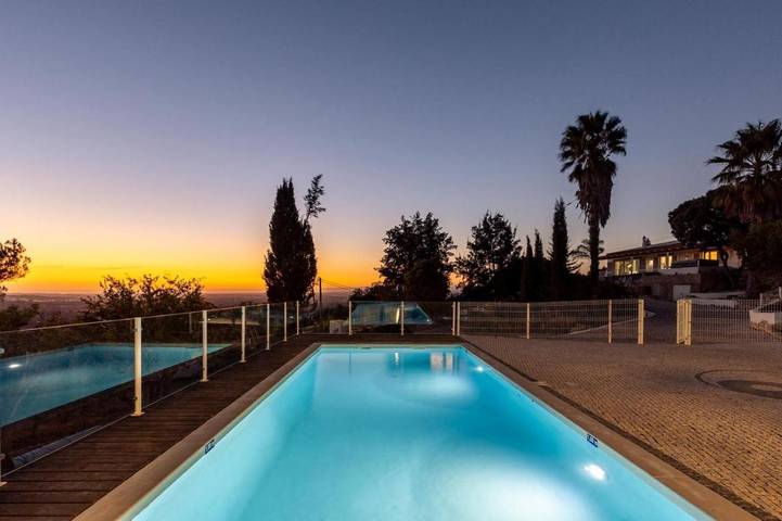 Casa de férias para 10 pessoas, com Varanda e Terraço e ainda Jardim and Piscina em Tunes