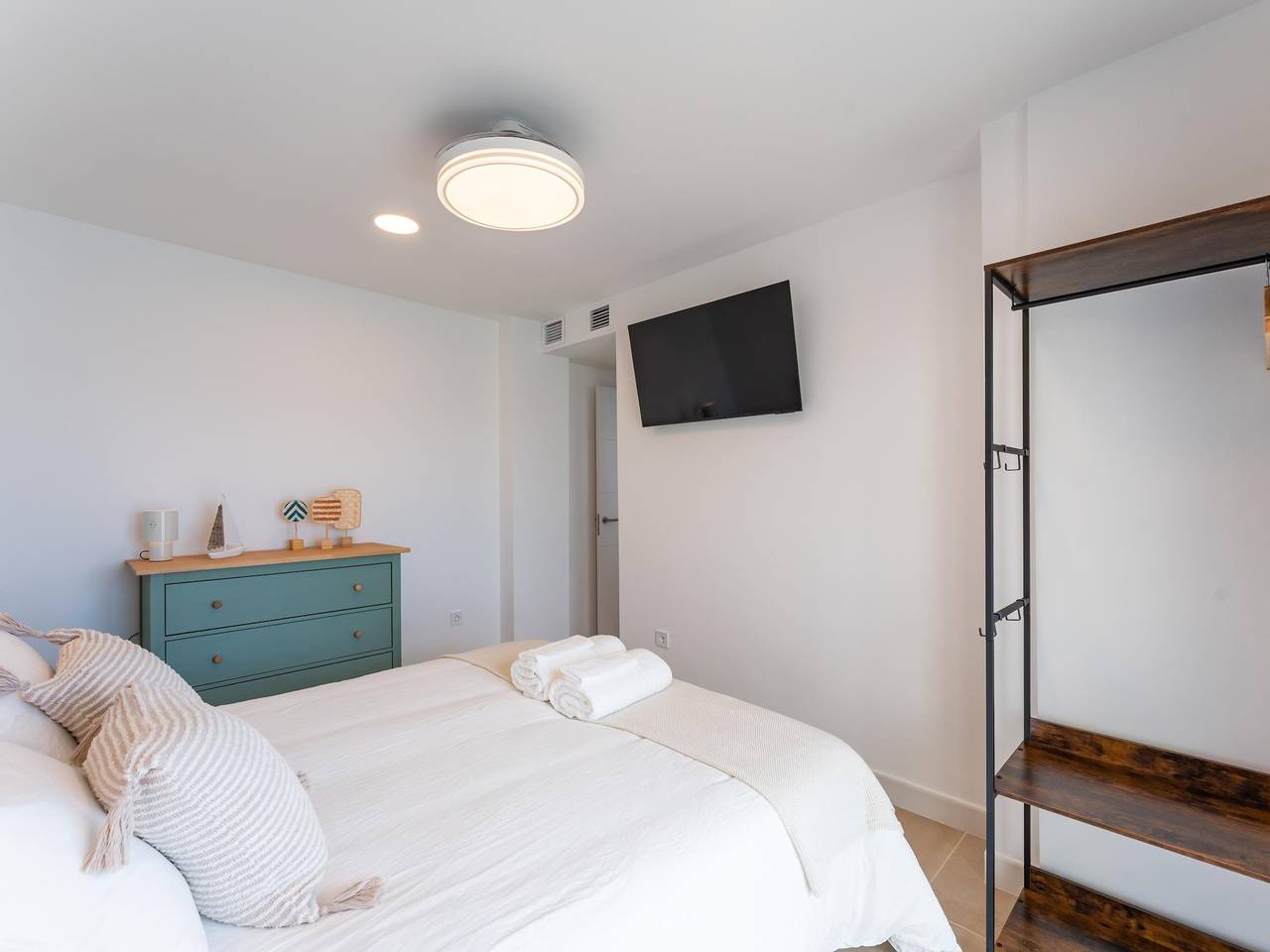 Geheel vakantieappartement, Vakantieappartement voor 4 personen met uitzicht op zee in Torremuelle, Benalmádena