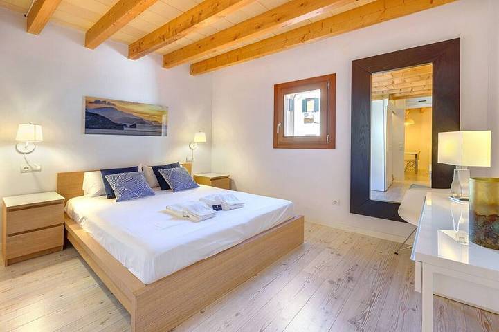 Entire apartment, Urban Suites 2 Palma Standard by PriorityVillas in Palma Old Town, Palma