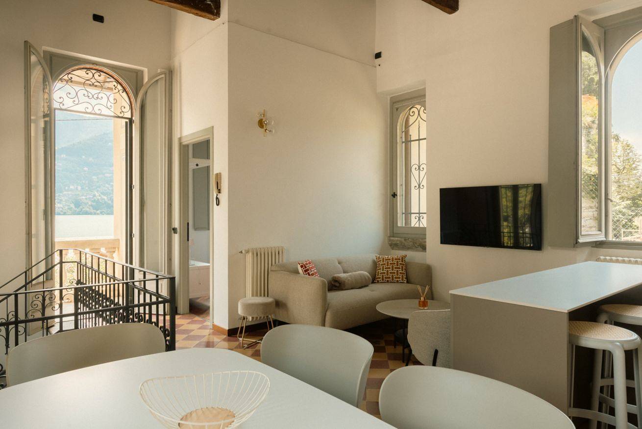 Ganze Wohnung, Ferienwohnung für 6 Personen mit Balkon/Terrasse in Laglio, Comer See