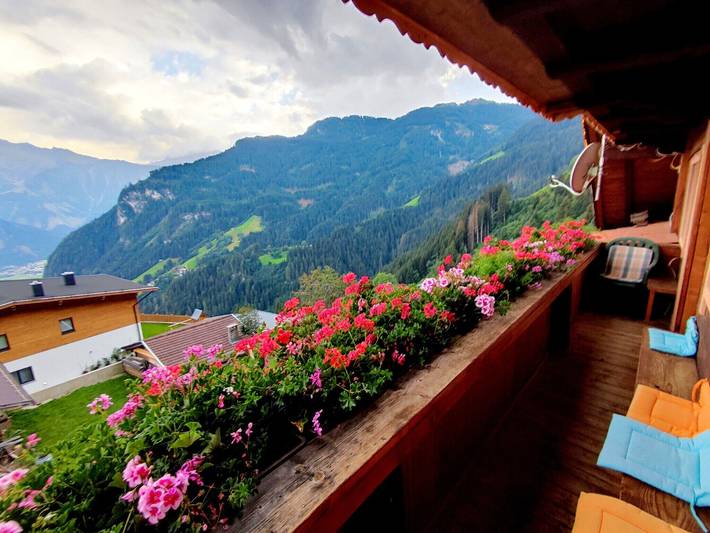 Hütte für 12 Personen, mit Balkon und Garten sowie Ausblick, kinderfreundlich in Hippach - 3