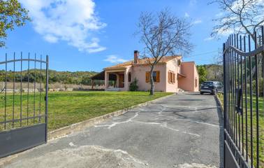 Gîte pour 8 personnes, avec terrasse et jardin à Pancheraccia
