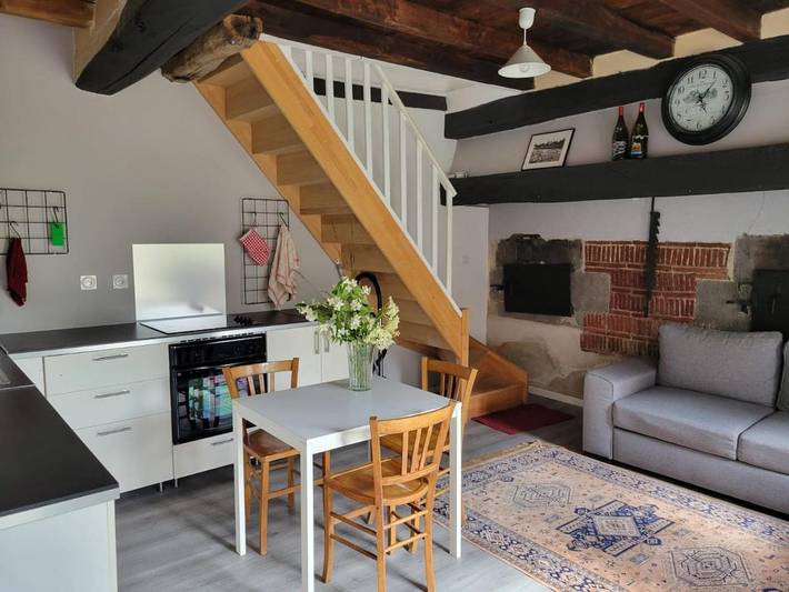 Gîte pour 4 personnes, avec balcon à Chareil-Cintrat