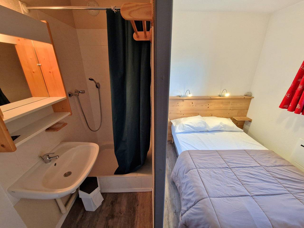 Entire apartment, Cozy 3-Bedroom + Cabin for 8-10 in the Heart of the Resort, 55m², Near Slopes - Modane, France in Valfréjus, Modane