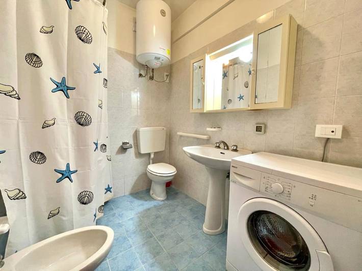 Apartamento entero, Amplio apartamento a sólo 200m del mar. in Porto Santa Margherita, Caorle