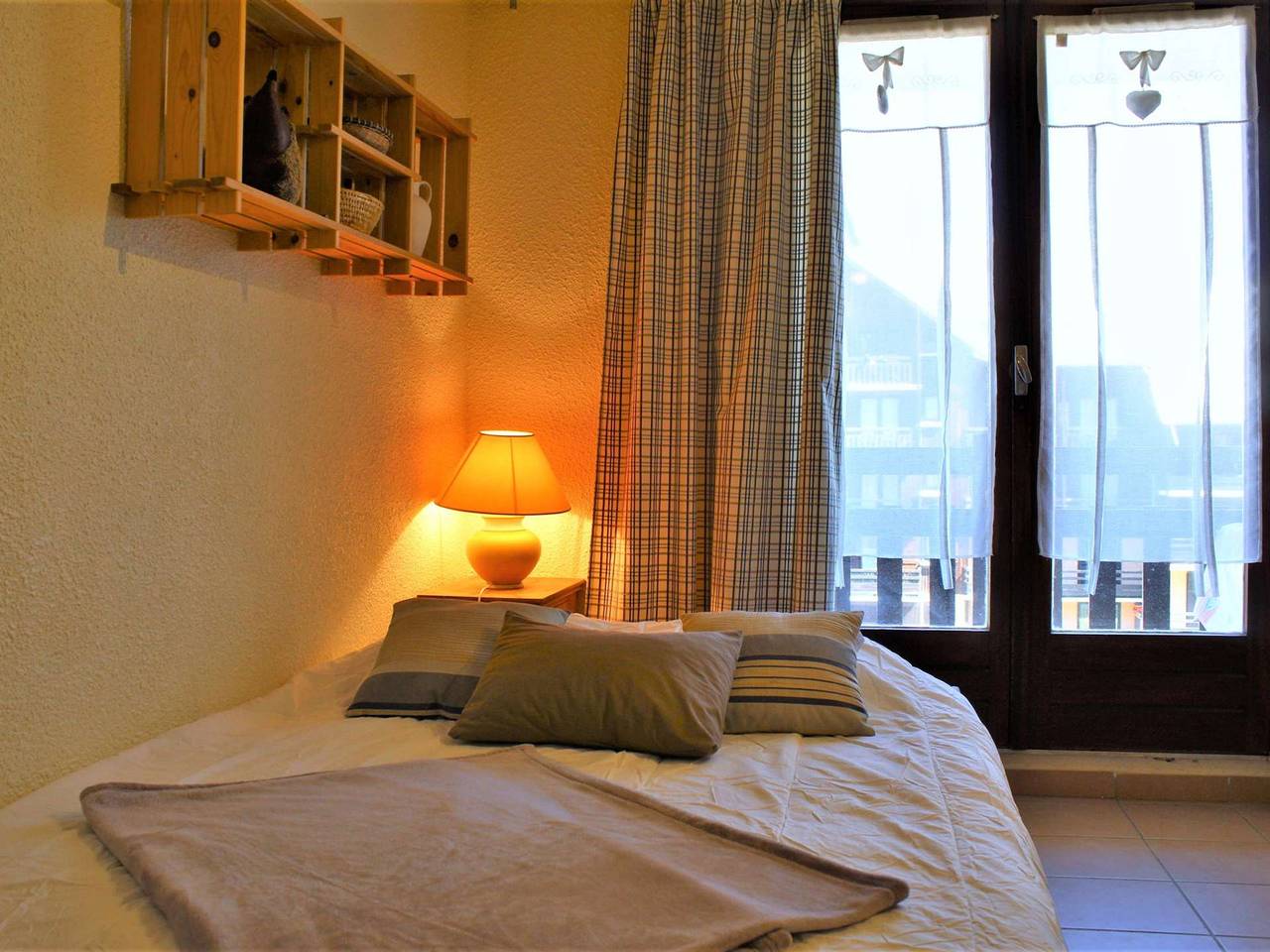 Apartamento entero, Apartamento cerca de pistas con piscina y balcón en Risoul in Station de Risoul, Risoul