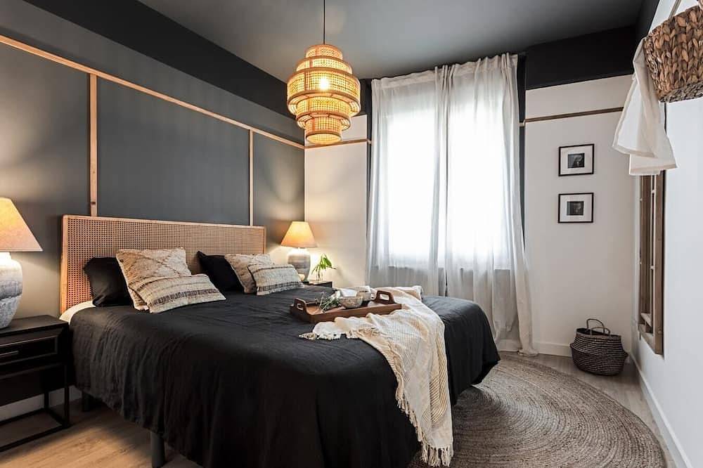 Entire apartment, Azande - 3 bedrooms in Almagro in Chamberí (Madrid), Madrid