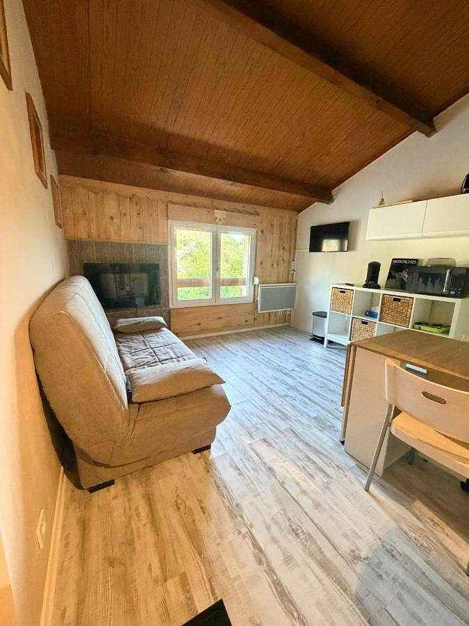 Gîte pour 6 personnes, avec Vue dans Bains Du Couloubret