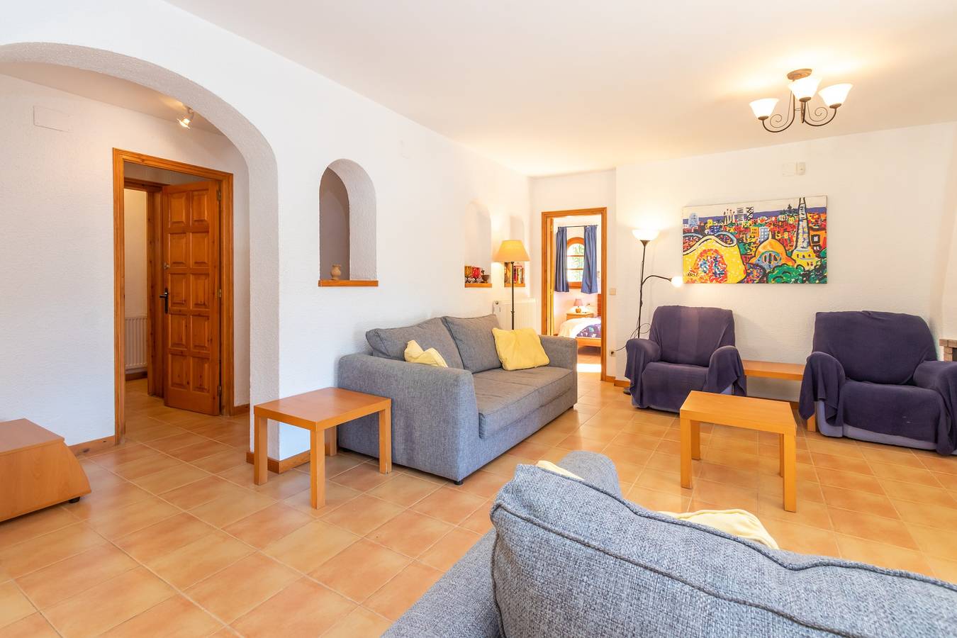 Villa "Rosa" con vistas a la montaña, piscina y Wi-Fi in Cabanyes, Calonge