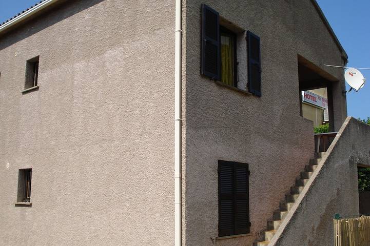 Gîte pour 6 personnes, avec balcon et jardin à Pietracorbara - 4