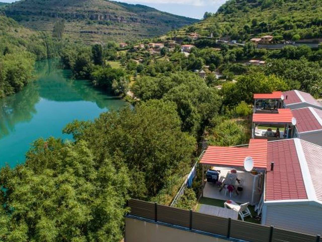 Mobil home confortable avec clim - 6 pers. in Saint-Rome-de-Tarn, Parc naturel régional des Grands Causses