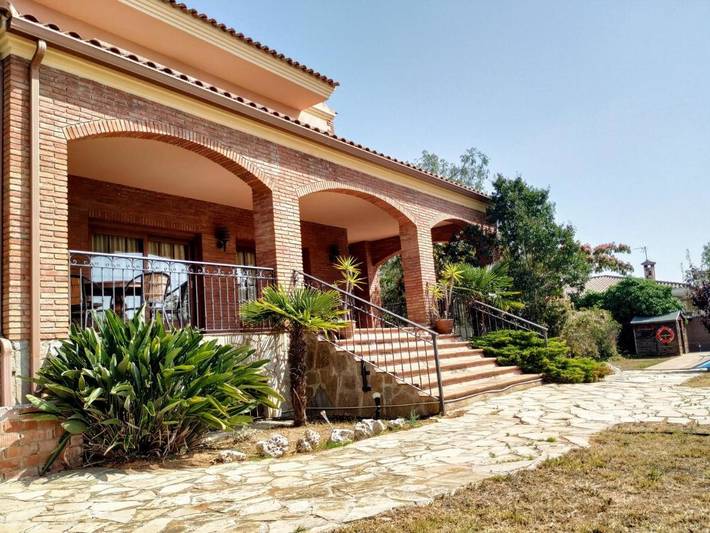 Chalet para 15 personas, con jacuzzi y terraza además de piscina y jardín en Provincia de Tarragona - 2