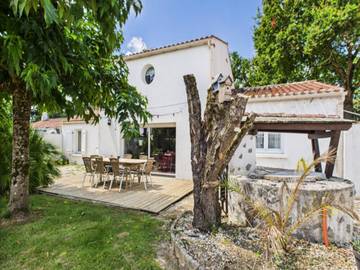 Gîte pour 8 personnes, avec jardin à Saint-Révérend