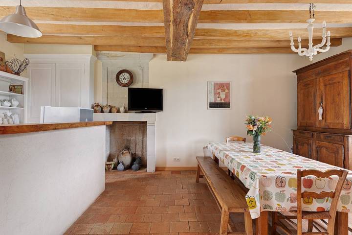 Bed and Breakfast 'Les Prés Hauts' with Shared Garden and Wi-Fi in Rigny-Ussé, Loiredalen