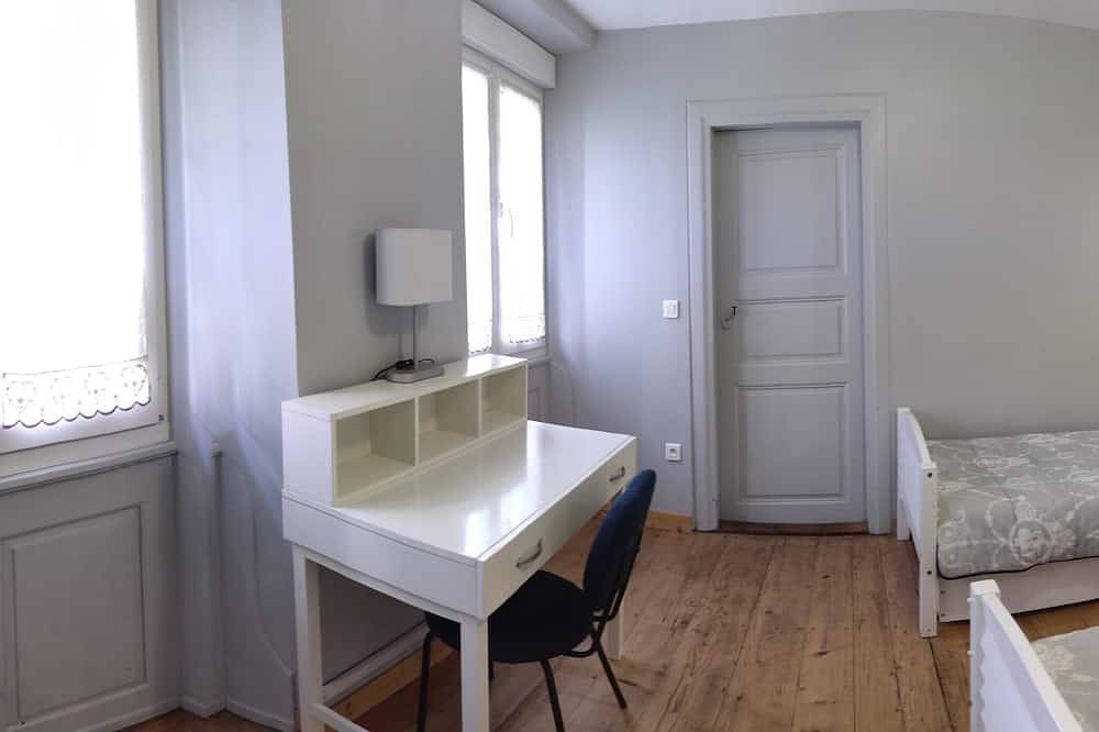 Between Colmar and Grand Ballon \ntownhouse with garden and double garage in Guebwiller, Parc naturel régional des Ballons des Vosges