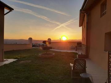 Gîte pour 2 personnes, avec vue et jardin à Mercurol