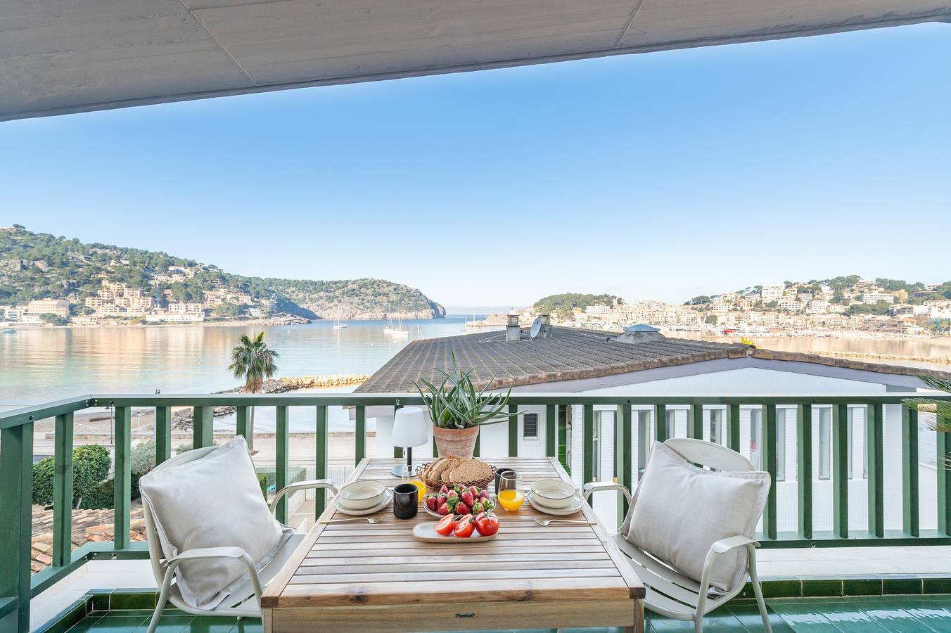 Entire apartment, Apartment "Marsella" with sea view completely refurbished and modernised, with Wi-Fi in Port de Sóller, Sóller