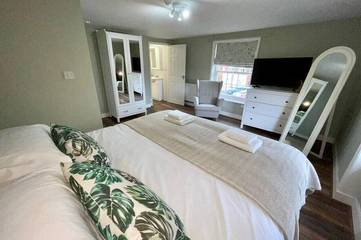 B&b for 22 People in Swaffham, Norfolk, Photo 3