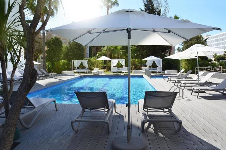 Location de vacances pour 4 personnes, avec piscine ainsi que jardin et balcon dans Playa d'en Bossa - 3