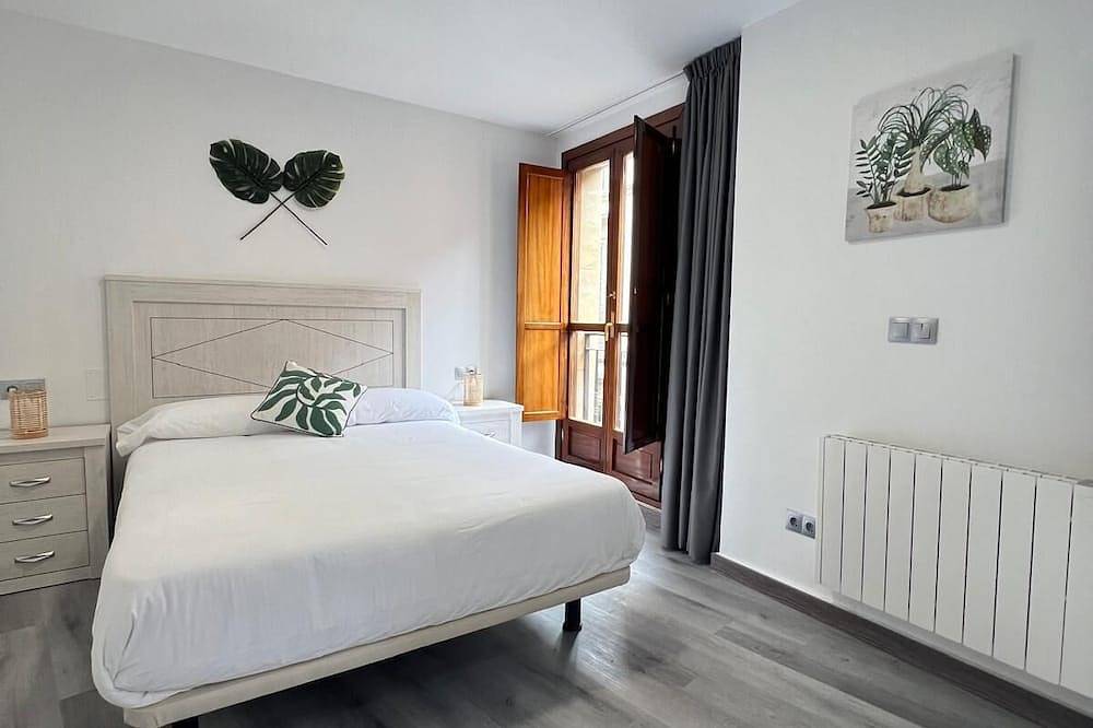 Appartamento intero, Rosal Central Studios 1: Centro Histórico, Oviedo in Oviedo, Montagne Cantabriche