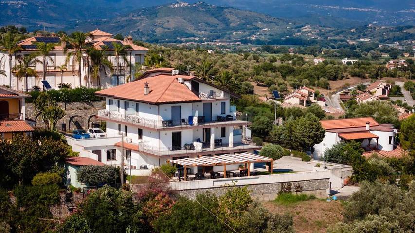 Casa vacanza per 4 persone, con giardino e panorama, con animali domestici in Marina di Casal Velino