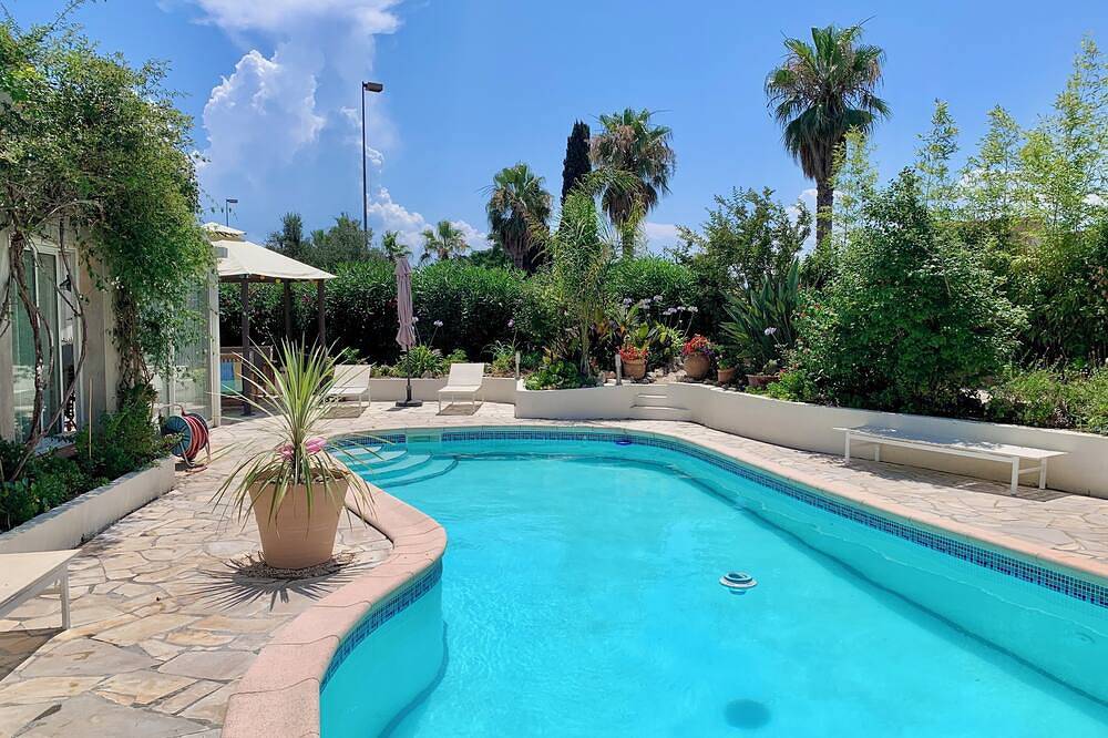 Villa con piscina grande sin vis-à-vis en alta mar cerca de Roussillon para 6 pers. in Cabestany, Côte d'Améthyste