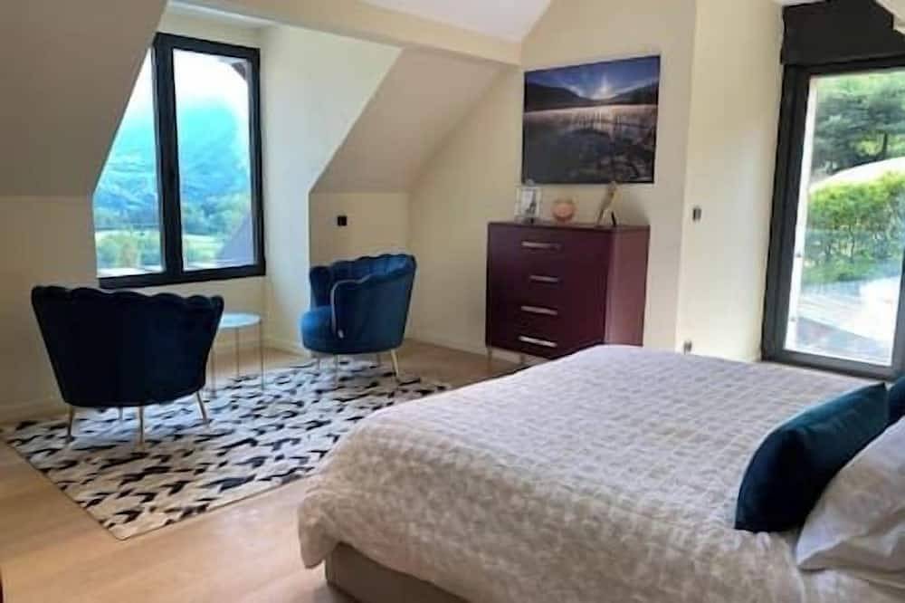 Talloires Infinity Villa in Talloires-Montmin, Région d'Annecy