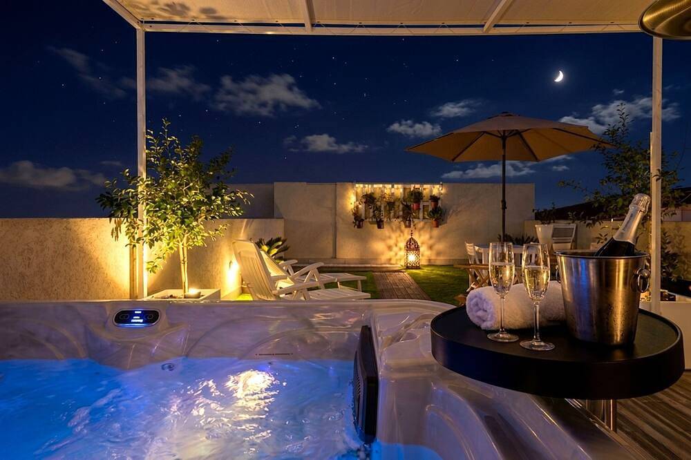Appartamento intero, La Concy's Jacuzzi - Suite Privata con Vista Mare e Terrazzo Esclusivo in Casuzze, Santa Croce Camerina