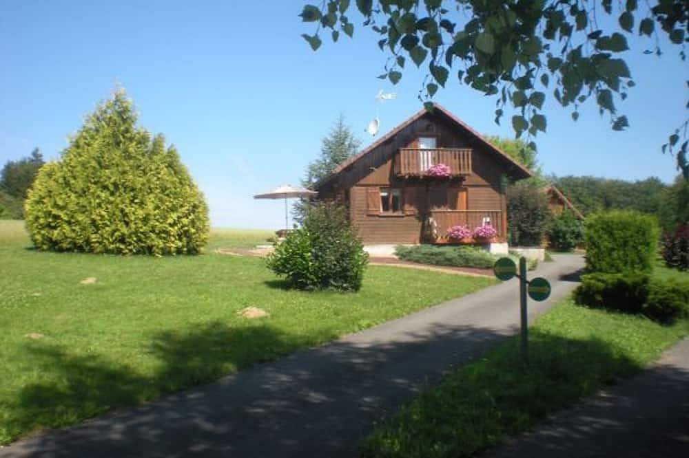 Chalet de charme avec grand terrain à proximité de Plombières-les-Bains in Le Val-d'Ajol, Parc naturel régional des Ballons des Vosges